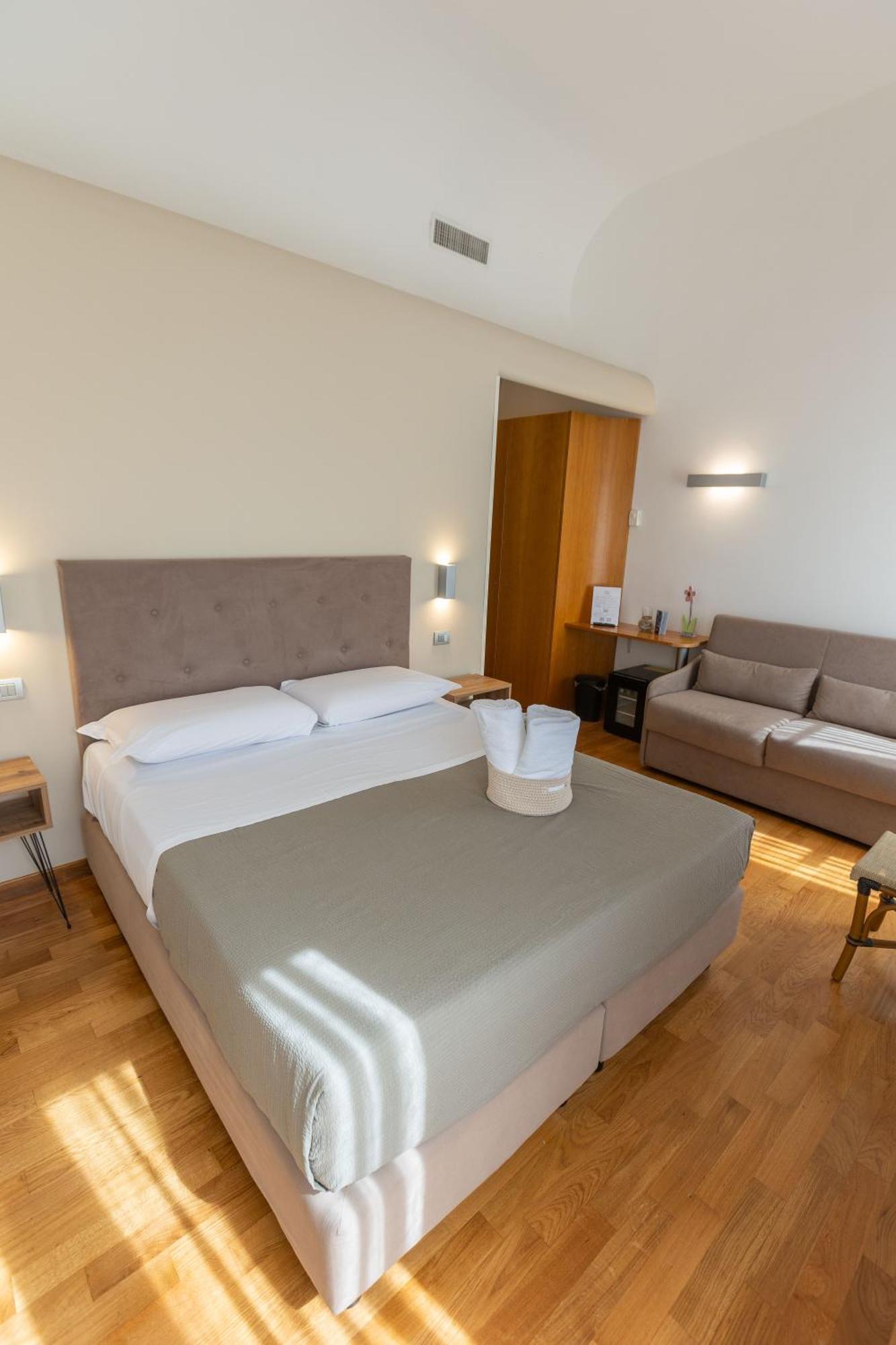 Lungomare Suite & Spa Naples Exterior photo