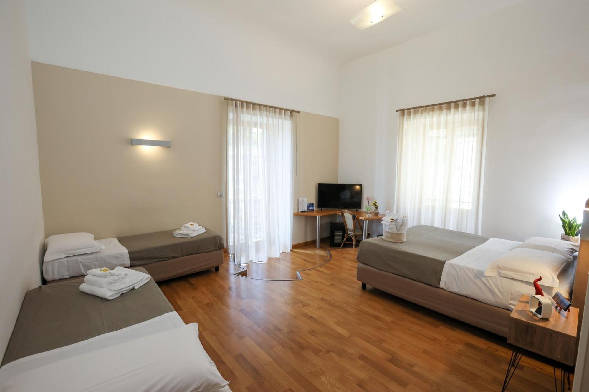 Lungomare Suite & Spa Naples Exterior photo