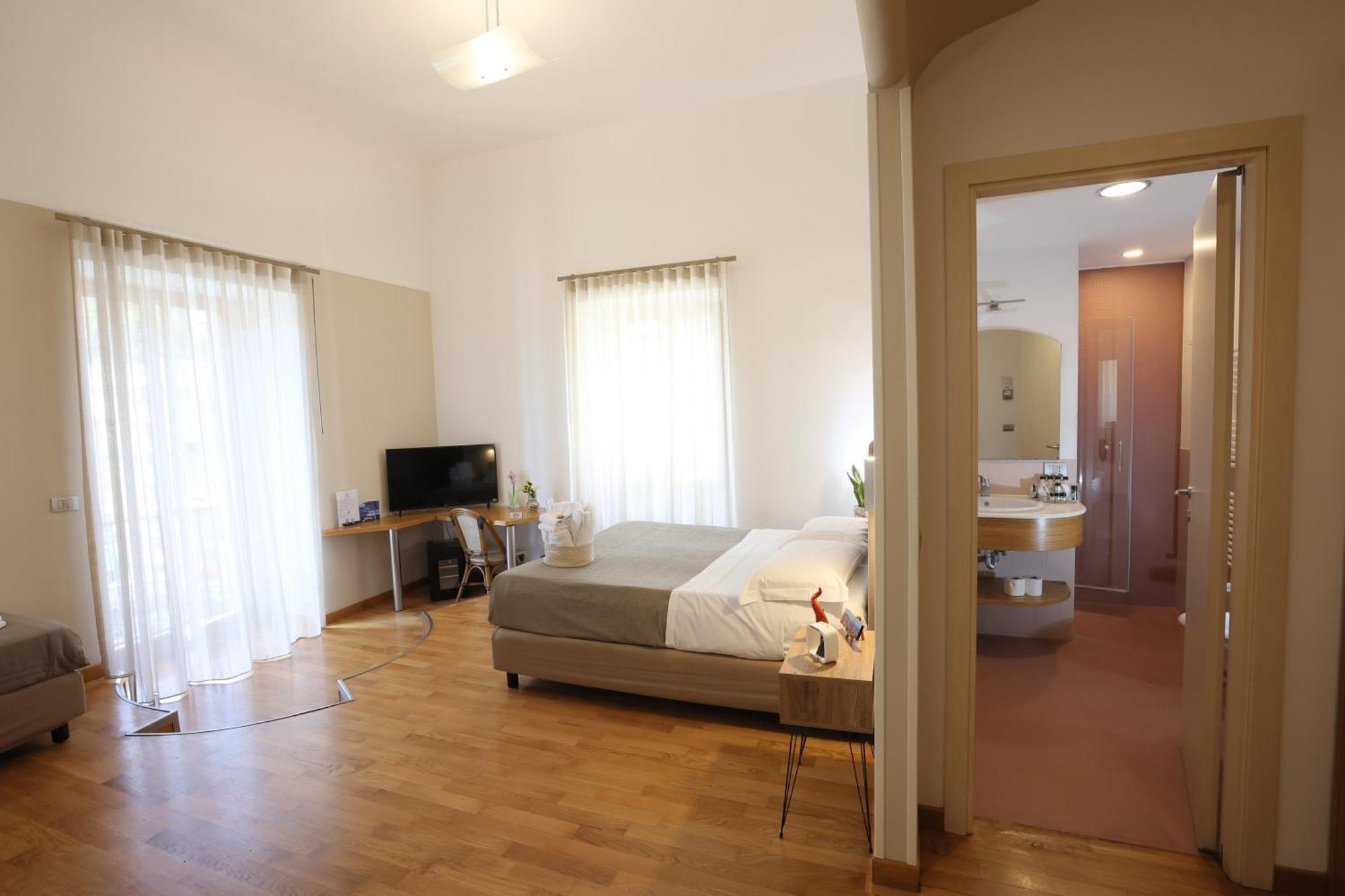 Lungomare Suite & Spa Naples Exterior photo